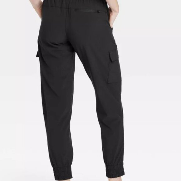 Active Light Mid-Rise Cargo Jogger Pants - All In Motion - size XS - Picture 10 of 11
